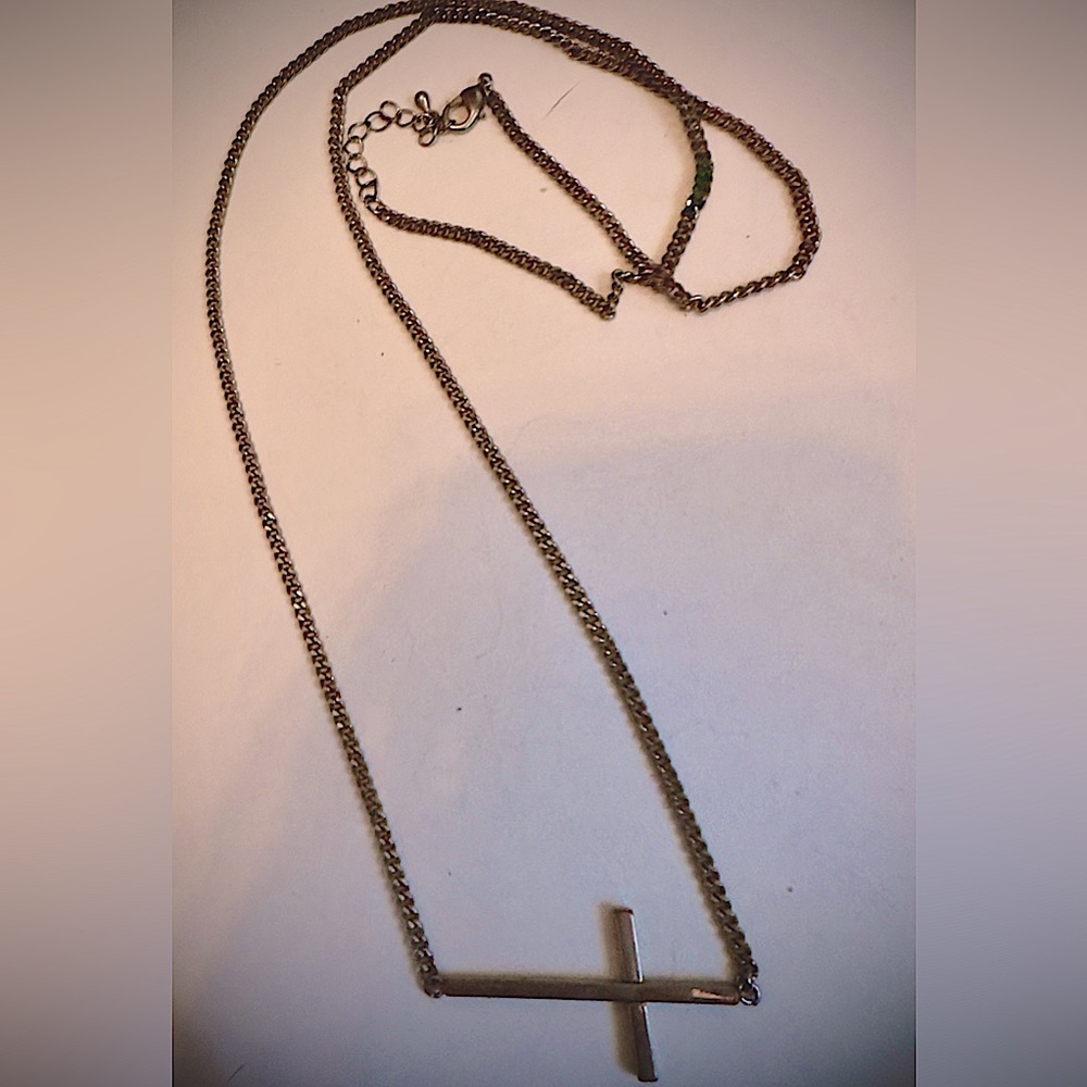 Unisex cross necklace